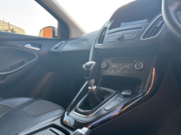 Used Ford Focus 2017 for sale - 76305286: Photo 16