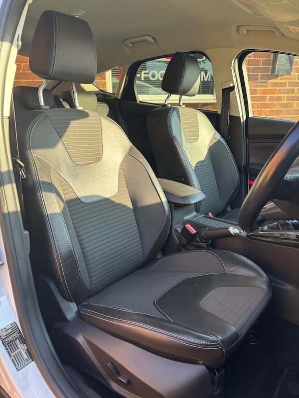 Used Ford Focus 2017 for sale - 76305286: Photo 17