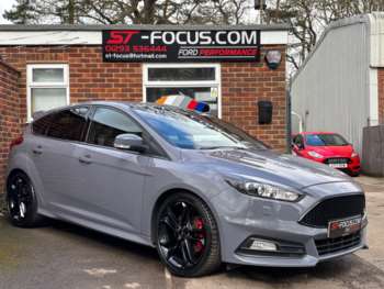 2018 (18) - 2.0T EcoBoost ST-3. 2 OWNERS FROM NEW! SERVICE HISTORY! COMPLETELY STANDARD 5-Door