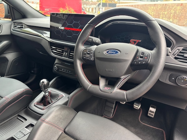 Used Ford Focus 2023 for sale - 76305300: Photo 18