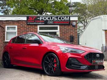 2023 (73) - 2.3T EcoBoost ST. TRACK PACK! FANTASTIC RED! 1 OWNER FROM NEW! FULL FORD SE 5-Door