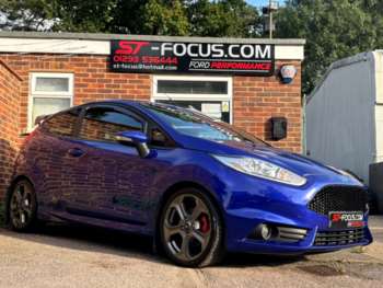 2016 (16) - 1.6 EcoBoost ST-2. LOW MILES JUST 33 000! FULL FORD SERVICE HISTORY! MILLT 3-Door