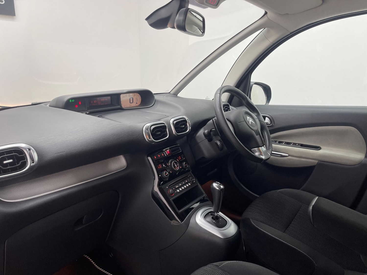 Vehicle 33