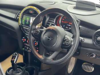 Used MINI Hatch 2019 for sale - 74419116: Photo