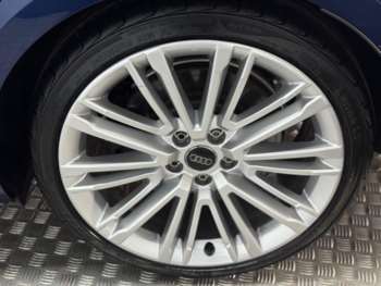 Used Audi A4 Avant 2017 for sale - 74861820: Photo