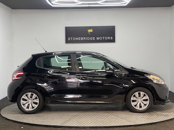 Used Peugeot 208 2014 for sale - 75809544: Photo