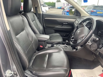 Used Mitsubishi Outlander 2015 for sale - 76117174: Photo 2