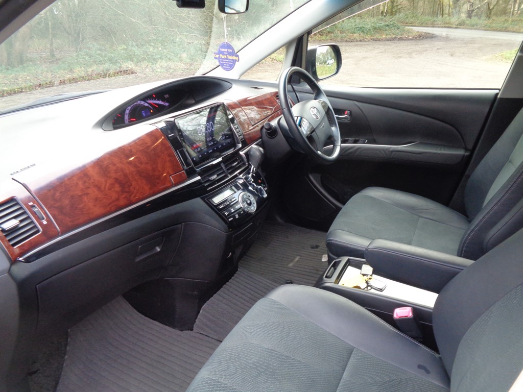 Used Toyota Estima 2023 for sale - 76209066: Photo 2