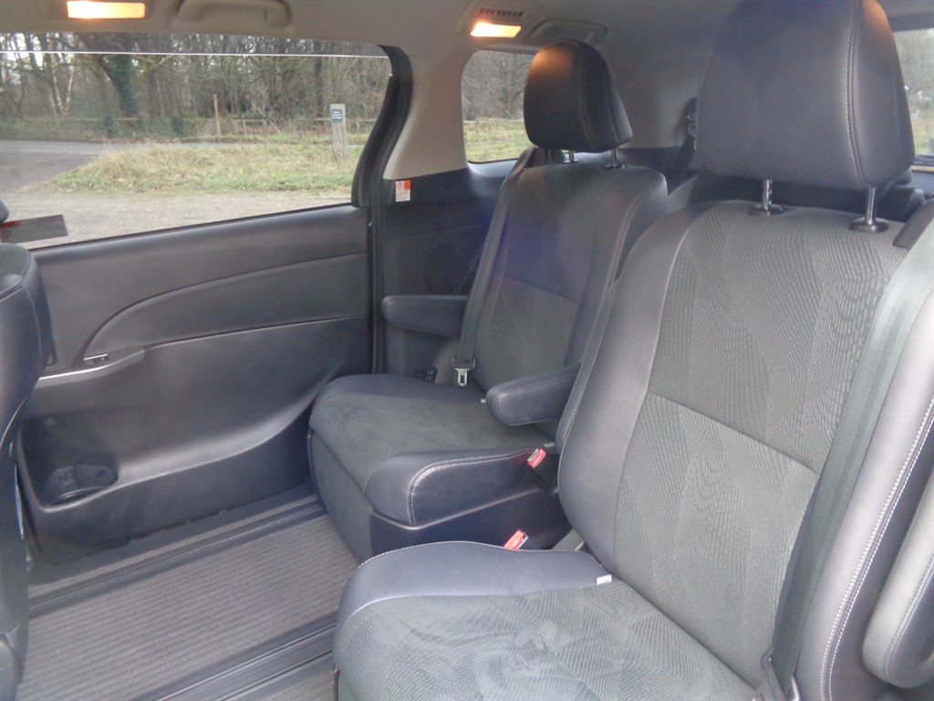 Used Toyota Estima 2023 for sale - 76209066: Photo 8