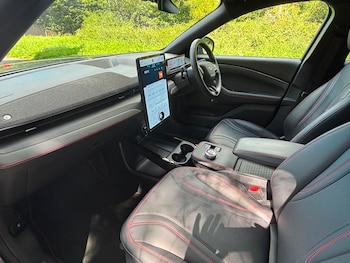 Used Ford Mustang 2021 for sale - 75569832: Photo