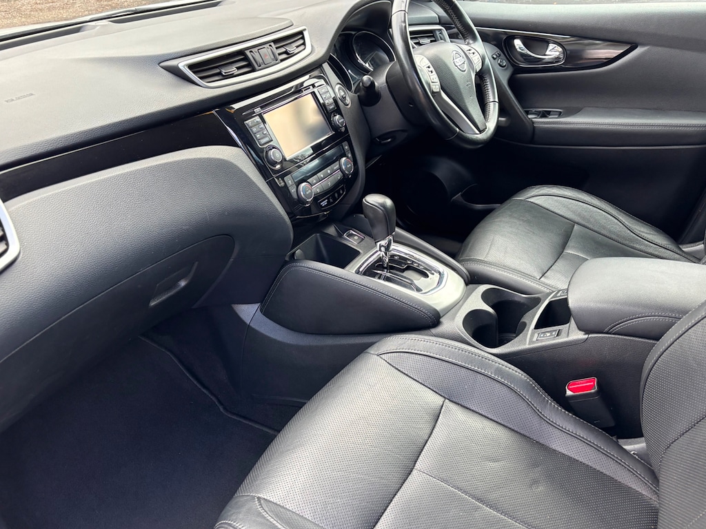 Used Nissan Qashqai 2016 for sale - 76466617: Photo 2