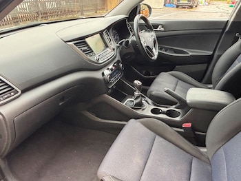 Used Hyundai TUCSON 2018 for sale - 76322101: Photo 2