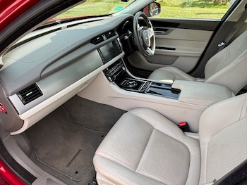 Used Jaguar XF 2018 for sale - 75571768: Photo