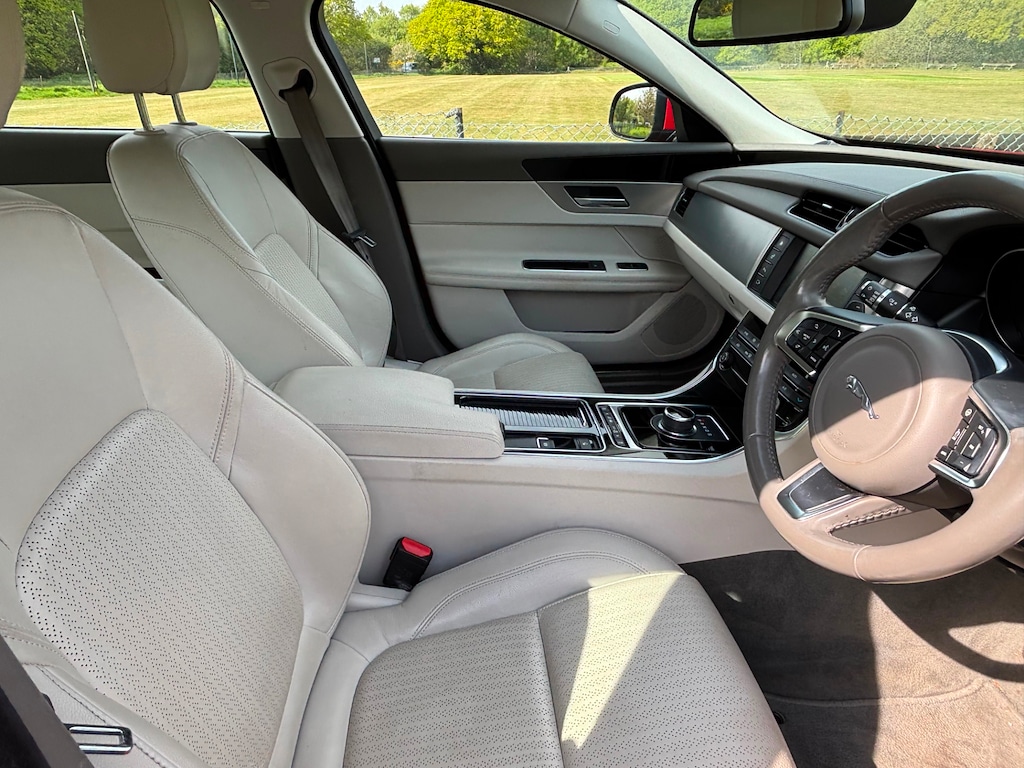 Used Jaguar XF 2018 for sale - 76378661: Photo 10