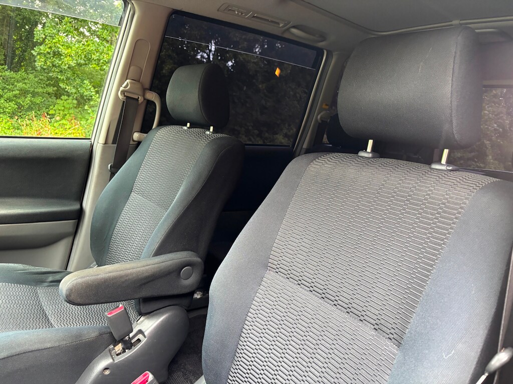 Used Toyota Voxy 2017 for sale - 76373049: Photo 6