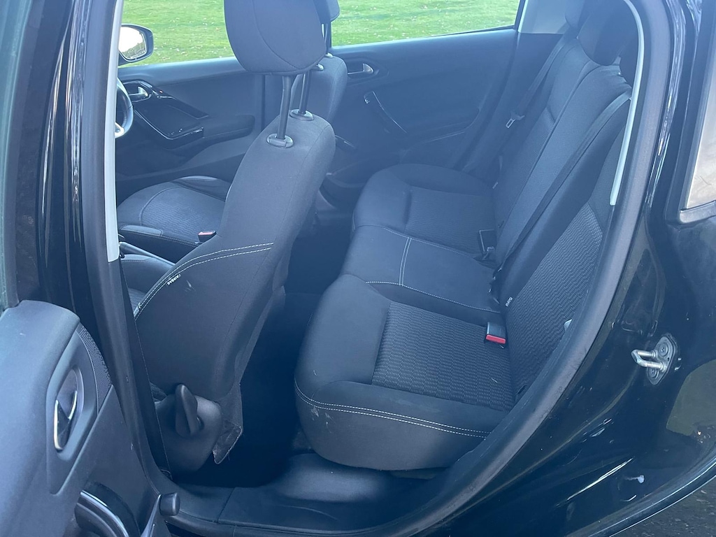 Used Peugeot 208 2016 for sale - 76415455: Photo 8