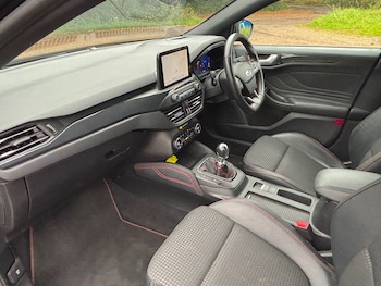 Used Ford Focus 2021 for sale - 76290153: Photo 2