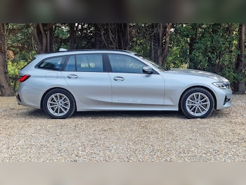Used BMW 3 Series 2021 for sale - 75681536: Photo