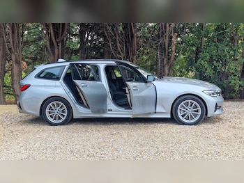 Used BMW 3 Series 2021 for sale - 75681536: Photo