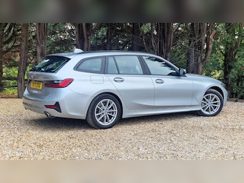 Used BMW 3 Series 2021 for sale - 75681536: Photo