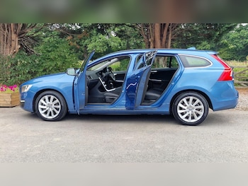 Used Volvo V60 2014 for sale - 75529889: Photo