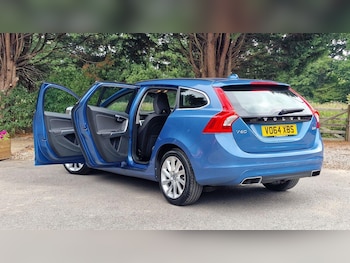 Used Volvo V60 2014 for sale - 75529889: Photo