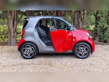 Used smart fortwo 2017 for sale - 76198292: Photo
