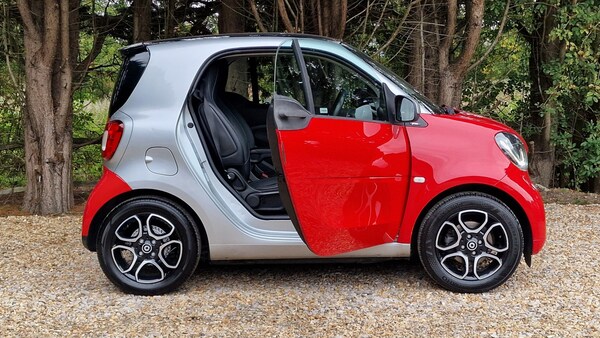Used smart fortwo 2017 for sale - 76293180: Photo 2