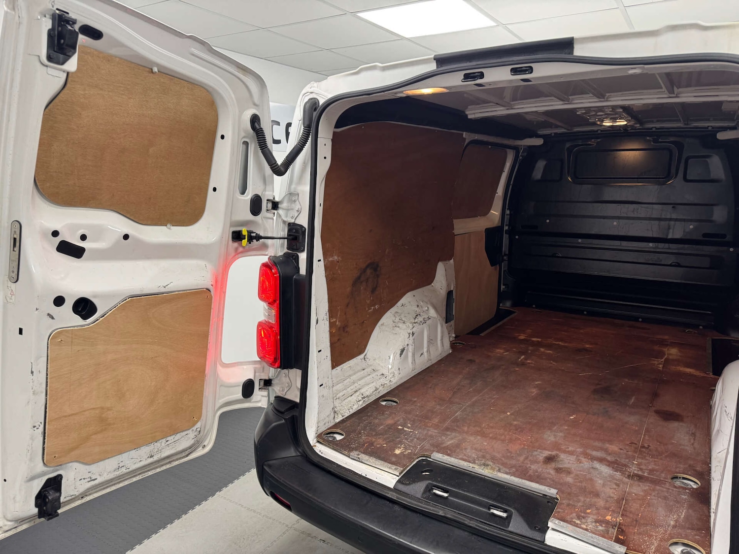 Used Vauxhall Vivaro 2020 for sale - 77716311: Photo 25