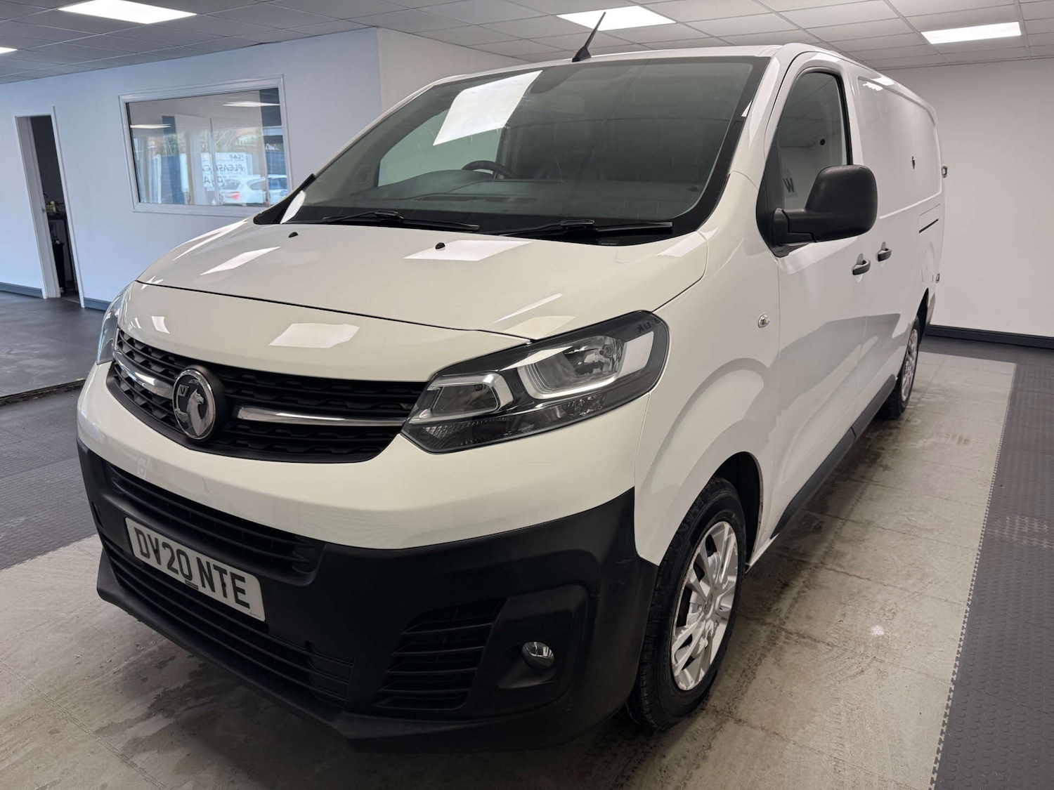 Used Vauxhall Vivaro 2020 for sale - 77716311: Photo 5