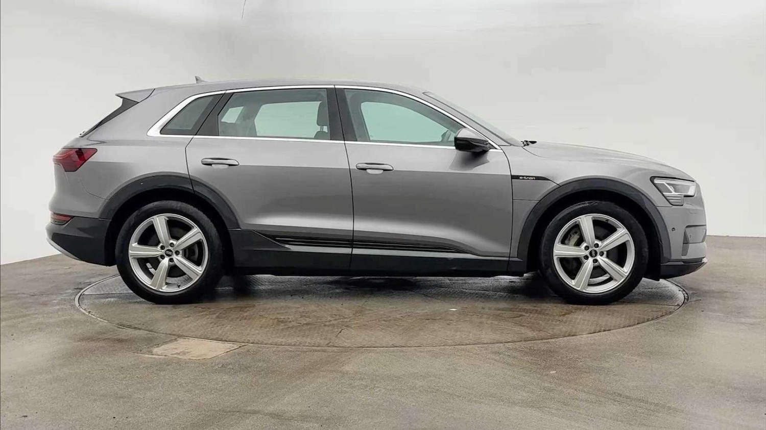 Used Audi e-tron 2021 for sale - 78218070: Photo 4
