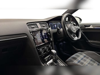 Used Volkswagen Golf 2018 for sale - 78090844: Photo