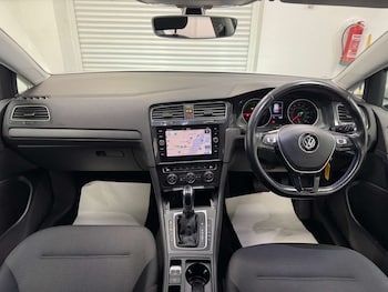 Used Volkswagen Golf 2019 for sale - 77805072: Photo