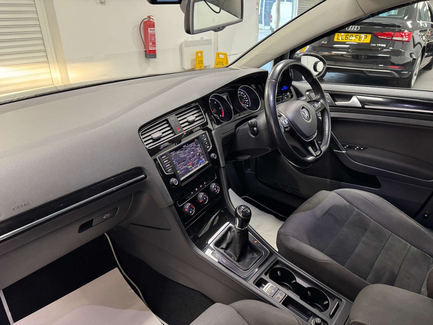 Used Volkswagen Golf 2016 for sale - 77137101: Photo 11