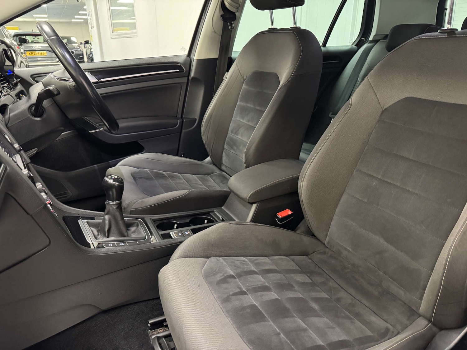 Used Volkswagen Golf 2016 for sale - 77137101: Photo 20