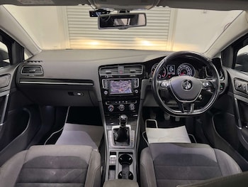 Used Volkswagen Golf 2016 for sale - 77137101: Photo