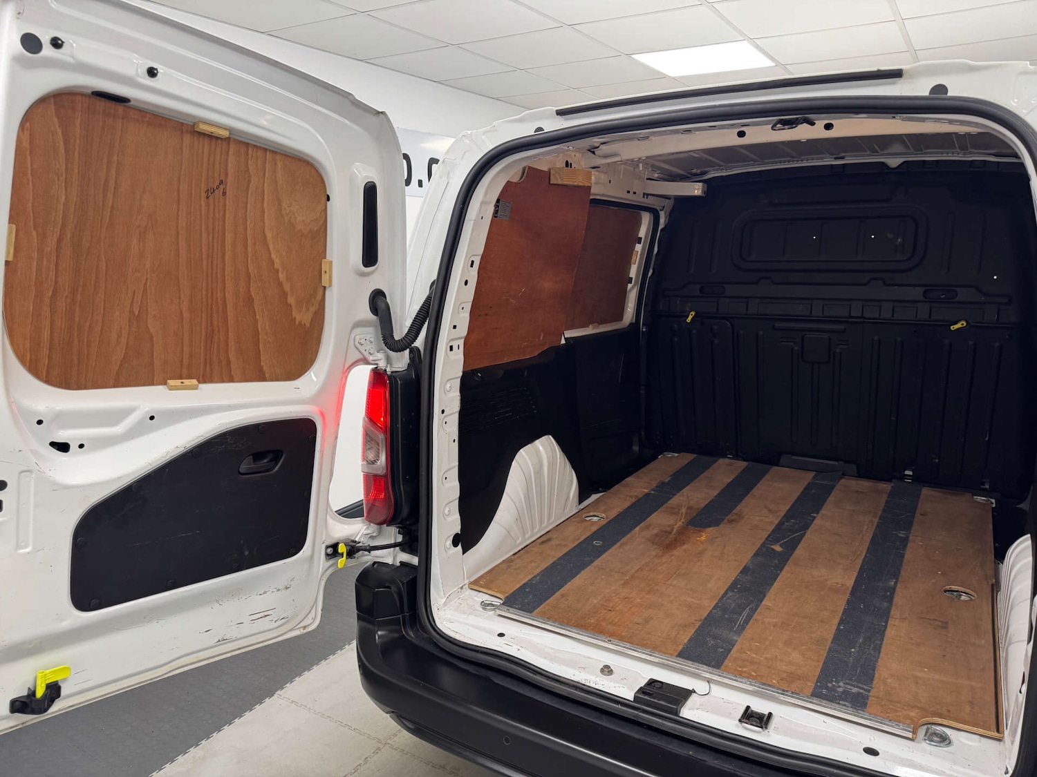 Used Peugeot Partner 2019 for sale - 77931006: Photo 26