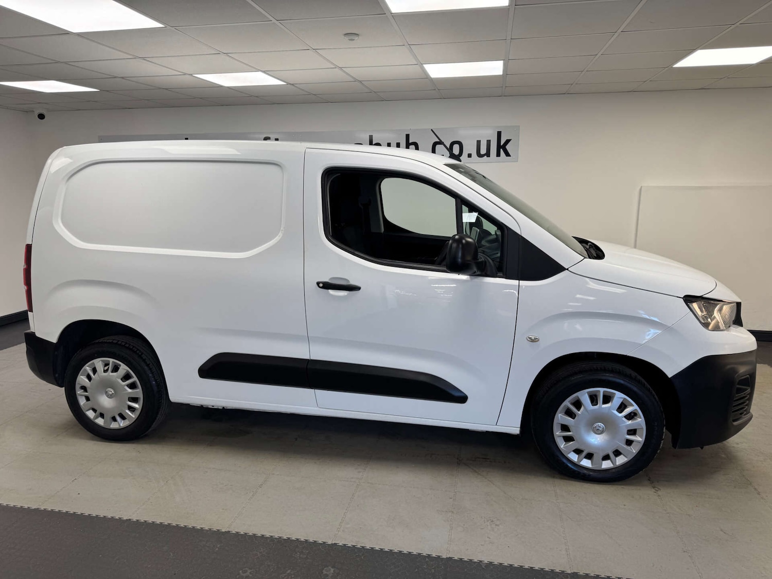 Used Peugeot Partner 2019 for sale - 77931006: Photo 31