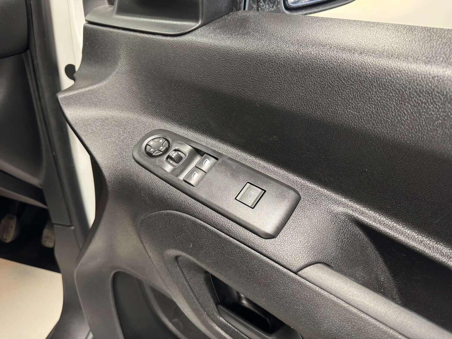 Used Peugeot Partner 2019 for sale - 77931006: Photo 35