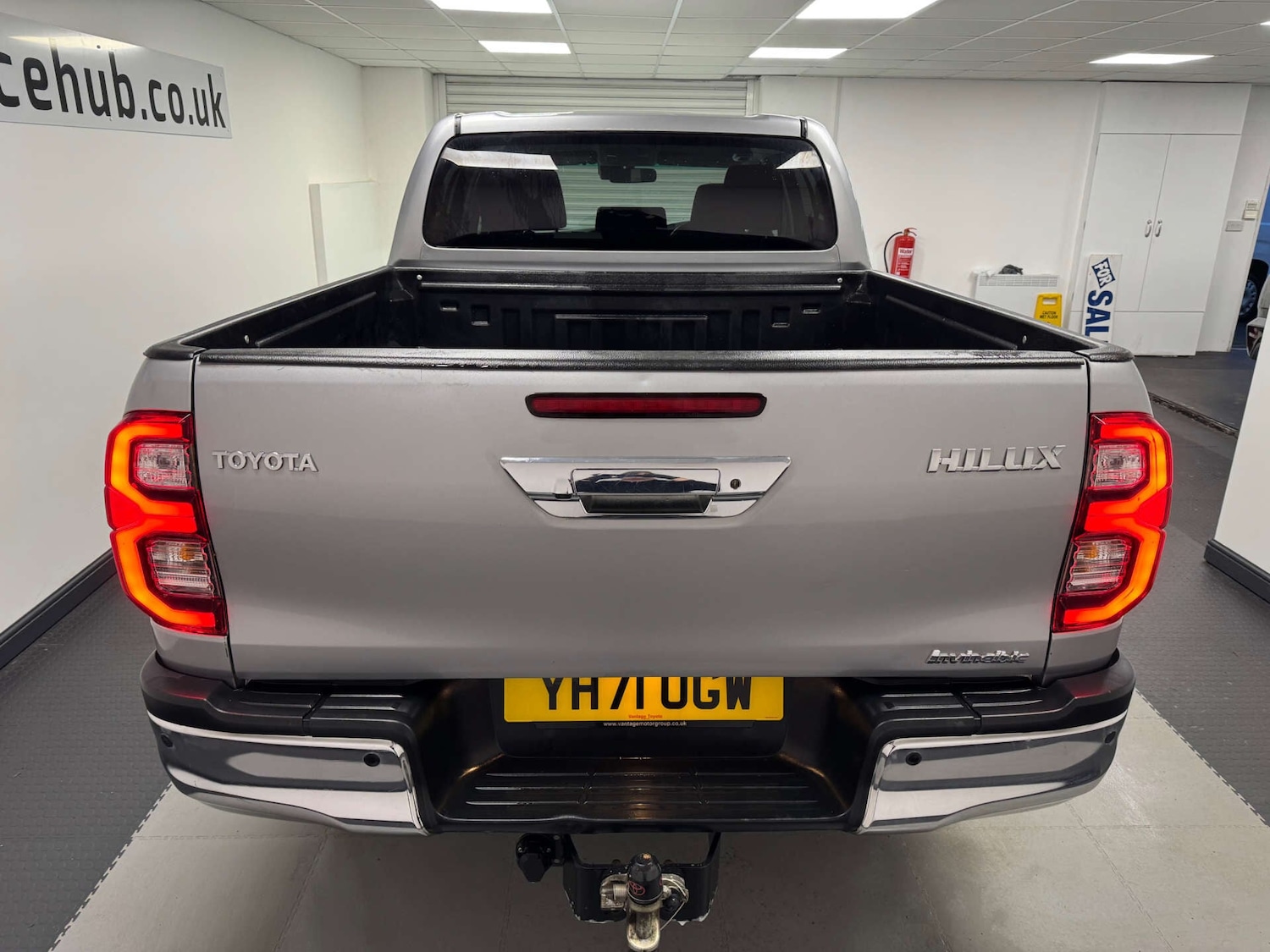 Used Toyota Hilux 2021 for sale - 77145119: Photo 25