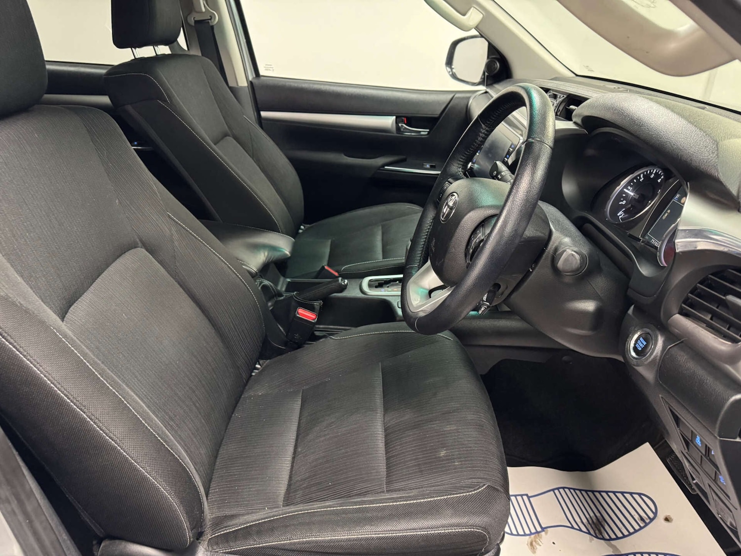 Used Toyota Hilux 2021 for sale - 77145119: Photo 34