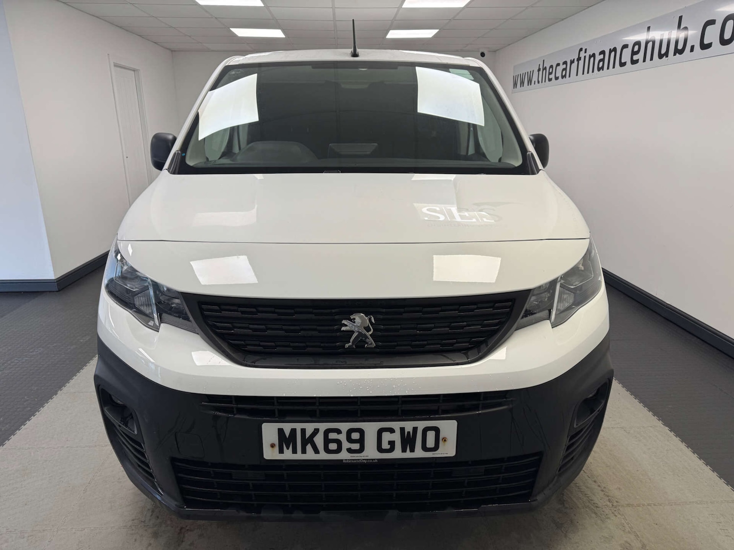 Used Peugeot Partner 2019 for sale - 77716310: Photo 2
