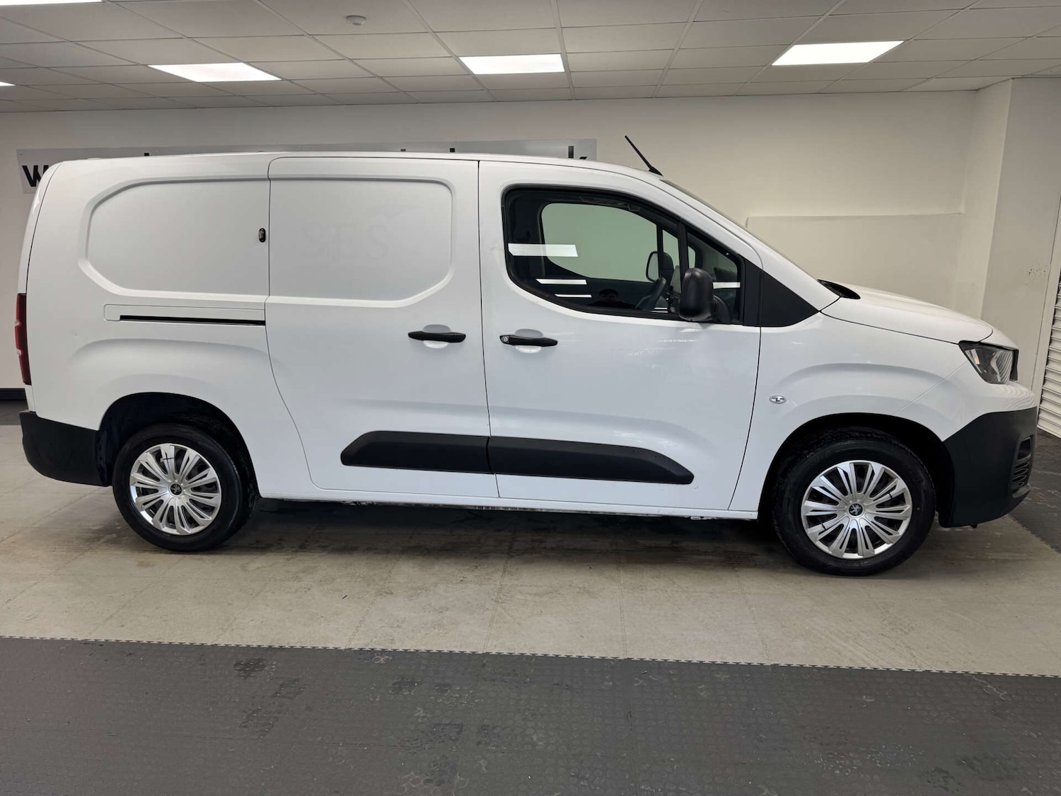 Used Peugeot Partner 2019 for sale - 77716310: Photo 29