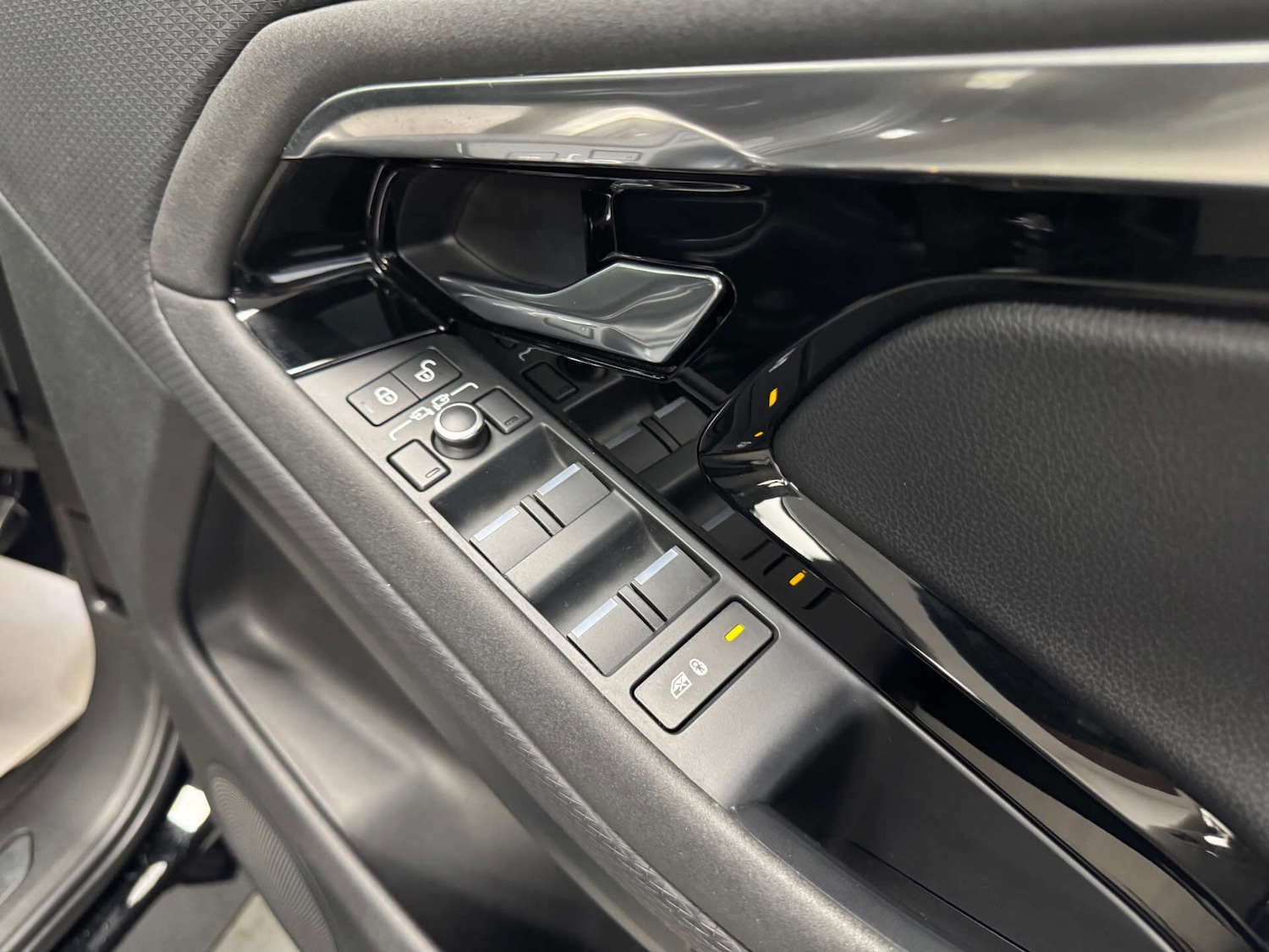 Used Land Rover Range Rover Evoque 2019 for sale - 77641816: Photo 39