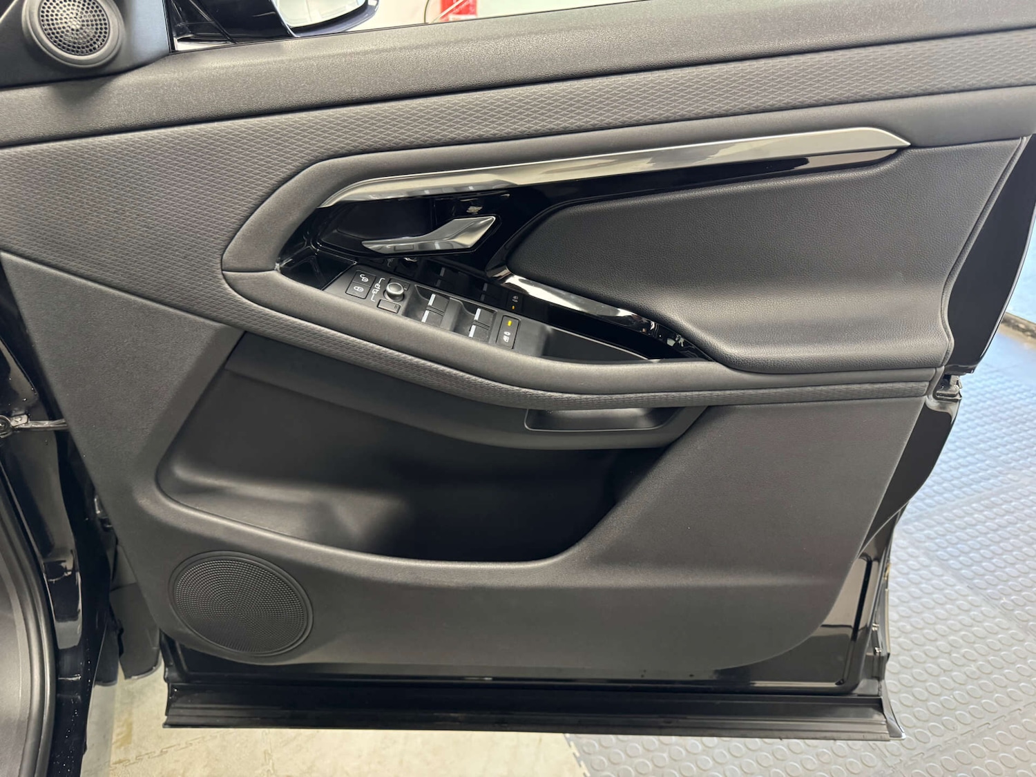 Used Land Rover Range Rover Evoque 2019 for sale - 77641816: Photo 40