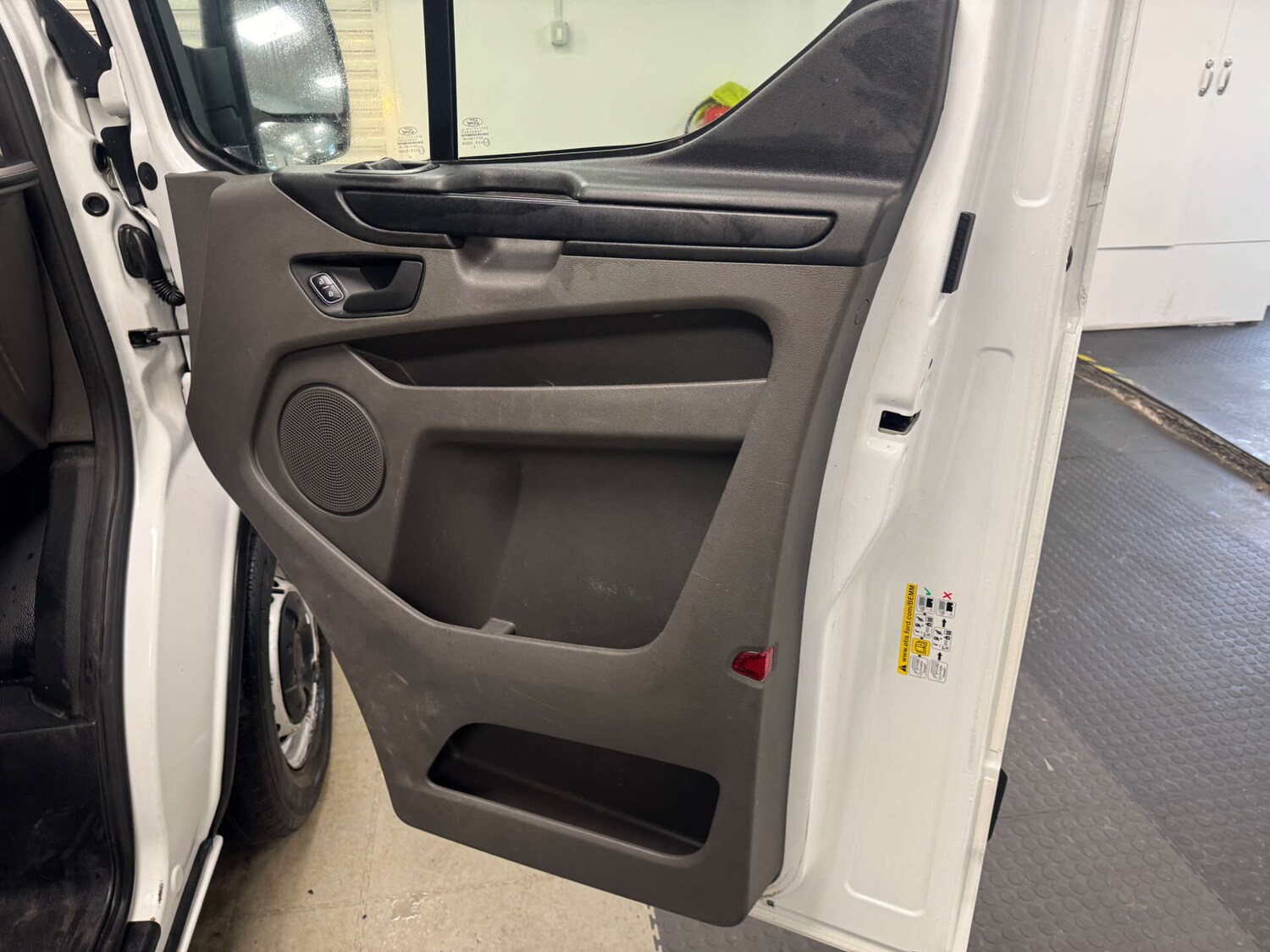Used Ford Transit Custom 2019 for sale - 77368091: Photo 32