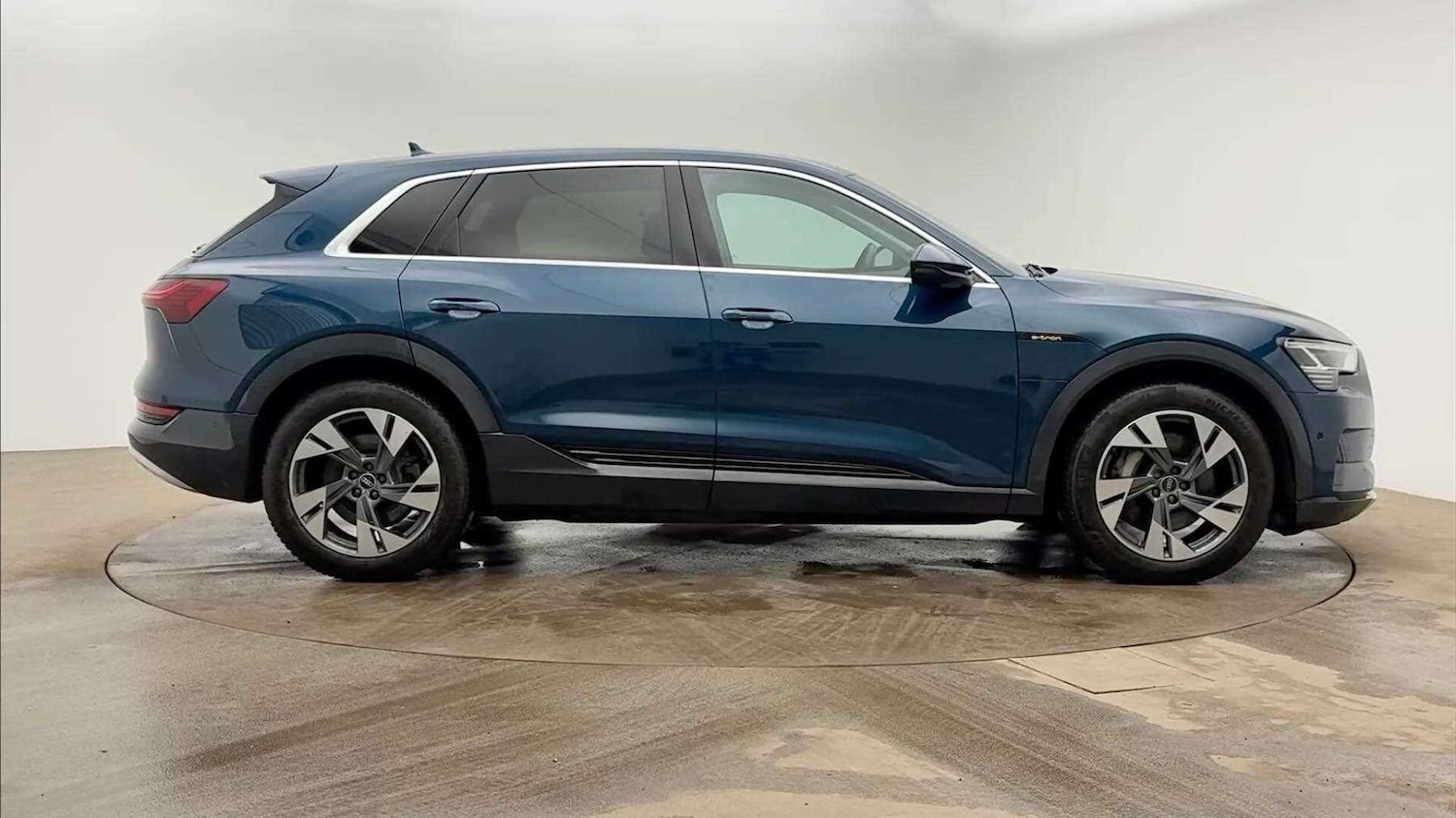 Used Audi e-tron 2020 for sale - 78012887: Photo 3