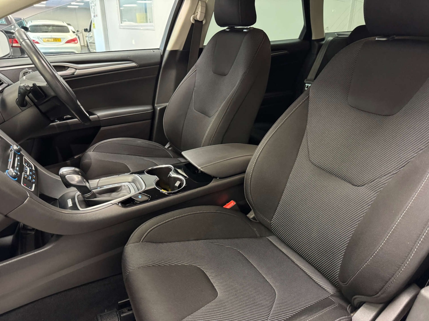 Used Ford Mondeo 2017 for sale - 77145110: Photo 18