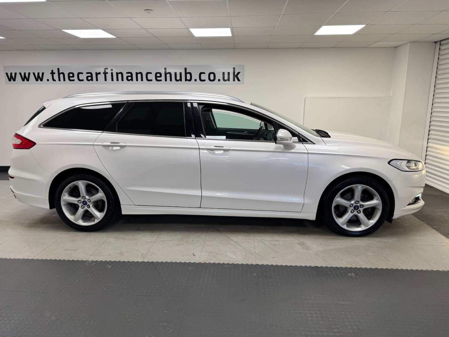 Used Ford Mondeo 2017 for sale - 77145110: Photo 30