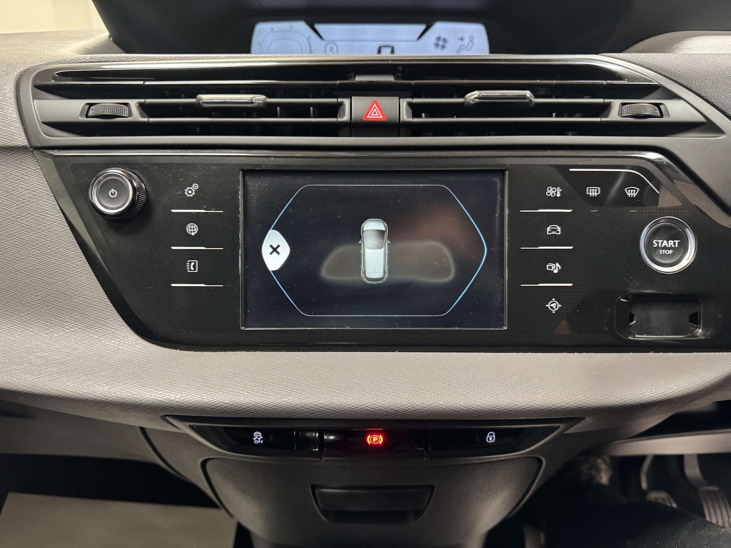 Used Citroen C4 Picasso 2015 for sale - 77145104: Photo 14